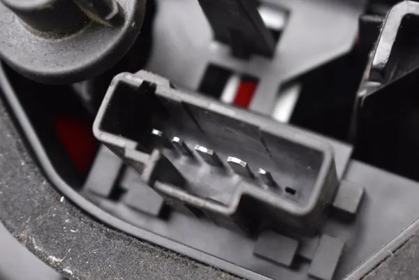 Luz trasera izquierda 9825601280 Peugeot 208 15-19 image 7