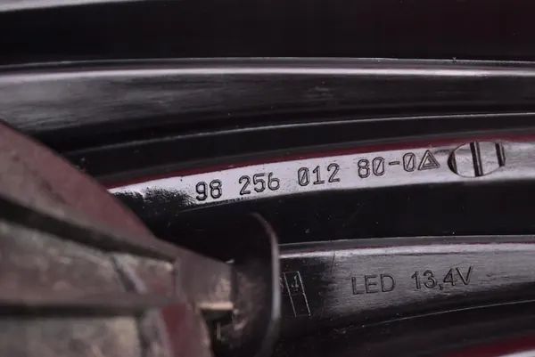 Luz trasera izquierda 9825601280 Peugeot 208 15-19 image 8