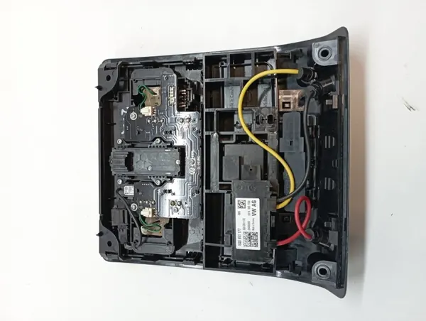 OEM 5Q0951177 Musta Katkovalo Skoda Superb III:lle image 3