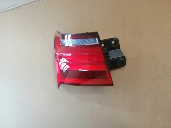 AUDI A6 4K5 C8 Lámpara Trasera Izquierda Sedán image 2