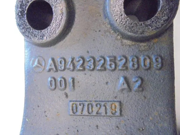 Pare-chocs cadre Mercedes OEM A9423251809n - Avant image 3