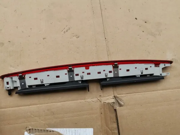 Kolmas Jarruvalo Skoda Octavia III Superb OE image 6