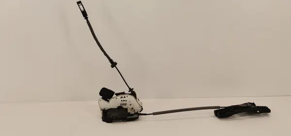 VW GOLF VI 6 Bakre Höger Dörrlås image 2