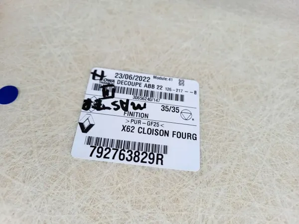 Renault Master III Erotin OEM 792763829R - Käytetty image 5