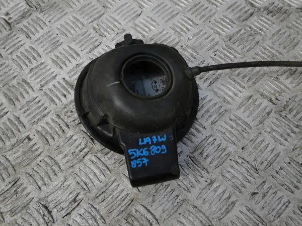 Trappe à carburant OEM 5K6809857 pour VW Golf VI image 4
