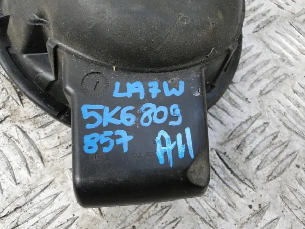 Trappe à carburant OEM 5K6809857 pour VW Golf VI image 5
