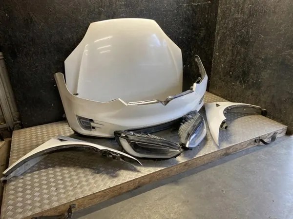 Capô Tesla Model X OEM 103431700B - Usado image 2