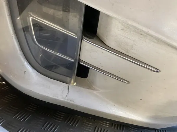 Capô Tesla Model X OEM 103431700B - Usado image 3