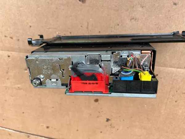 Renault CD-wisselaar OEM voor Espace IV 2002-2008 image 4