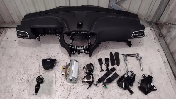 Maserati Ghibli middenconsole OEM - Leren airbag image 2
