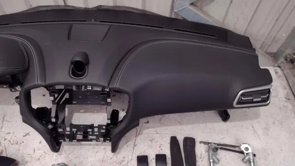 Maserati Ghibli middenconsole OEM - Leren airbag image 3