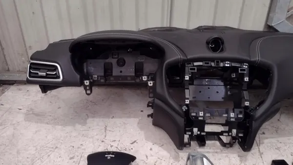 Maserati Ghibli middenconsole OEM - Leren airbag image 5