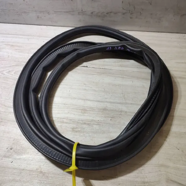 Dacia Jogger bagageluckstätning OEM 28922 - Begagnad image 2