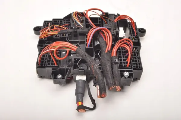 Mercedes Zekeringkast OEM A1779061102 - Gebruikt image 5