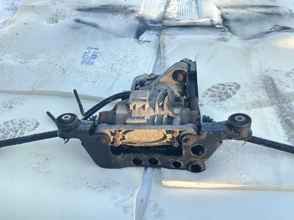 VW Rear Reducer 5WP2222301 2.5L Diesel 2005 image 3