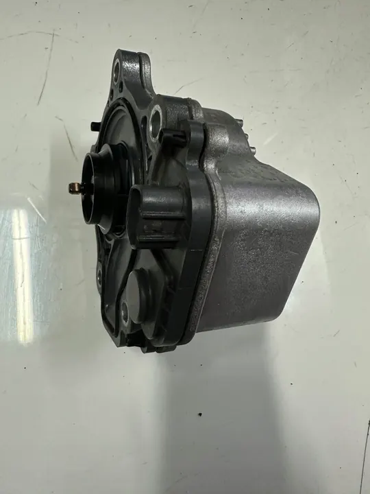 Vattenpump Toyota Corolla Yaris Auris Prius 1.8 OEM image 3