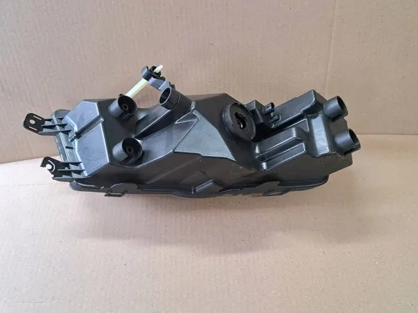 Lâmpada Halógena Direita SKODA RAPID 12-17 LED image 5