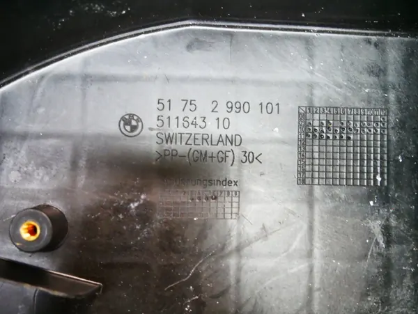 Insert de Chão de Porta-Malas BMW E84 X1 OEM 2990101 - Usado image 3