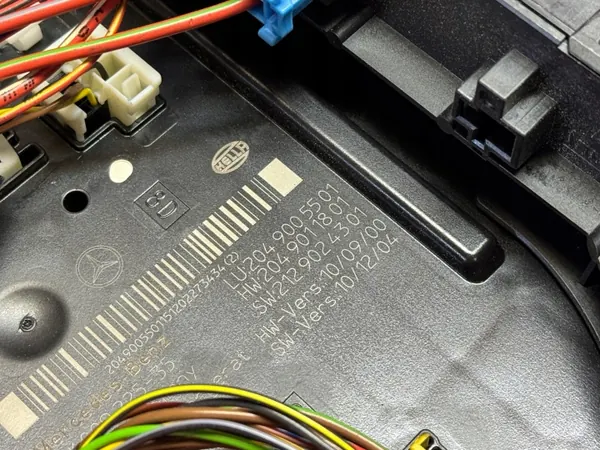 Module SAM Mercedes W204 OEM 2049005501 image 3