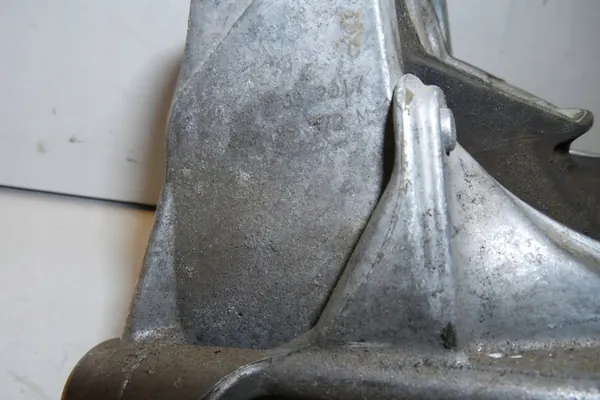 AUDI MOOTTORIN KIINNITYS OIKEA 4M0199372M image 3