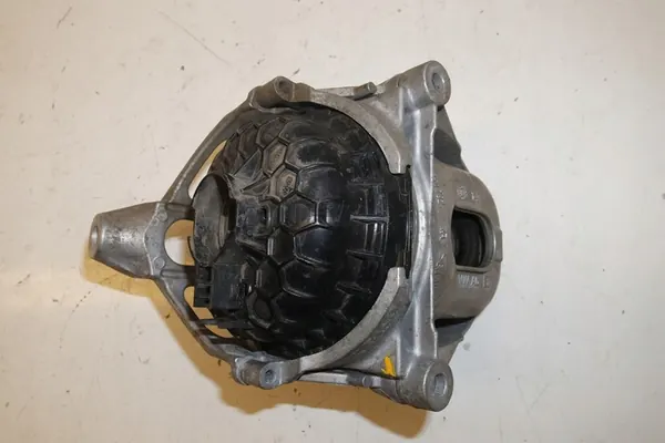 AUDI MOOTTORIN KIINNITYS OIKEA 4M0199372M image 5