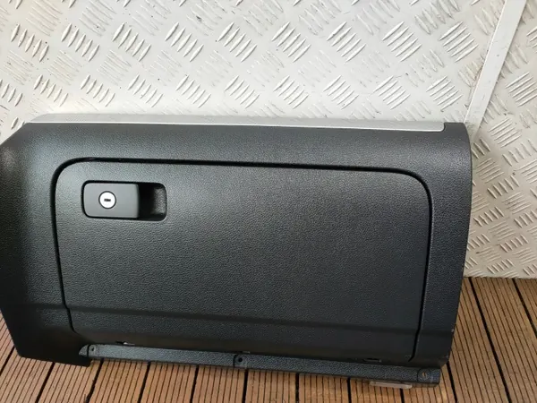 VW Scirocco III Passagerarhandskfack OEM 08-17 image 3