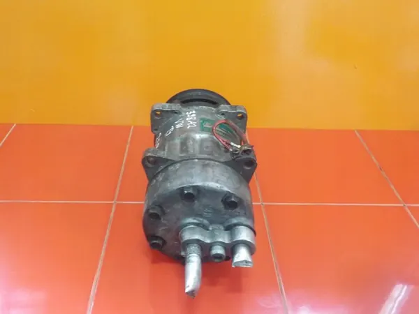 Compressore AC VW T4 2.5 B 701820805D image 2