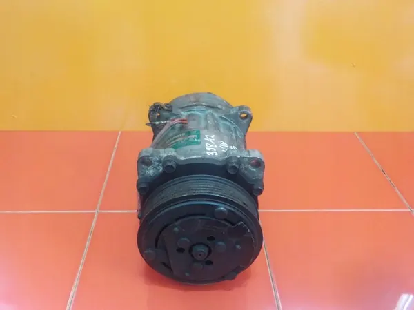 Compressore AC VW T4 2.5 B 701820805D image 4