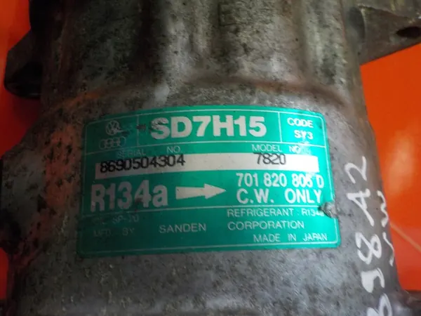 Compressore AC VW T4 2.5 B 701820805D image 5