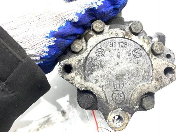 Pompe de direction OEM 8E0145155N pour Audi A4 B7 image 4