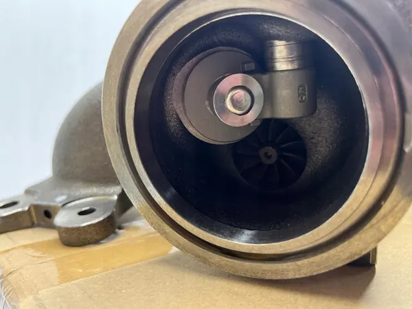 Turboaggregat SKODA OCTAVIA III SUPERB 1.4 TSI 04E145721P image 3