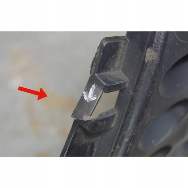 Griglia paraurti anteriore sinistra Nissan Juke F15 (OEM 620751KA6A) image 8