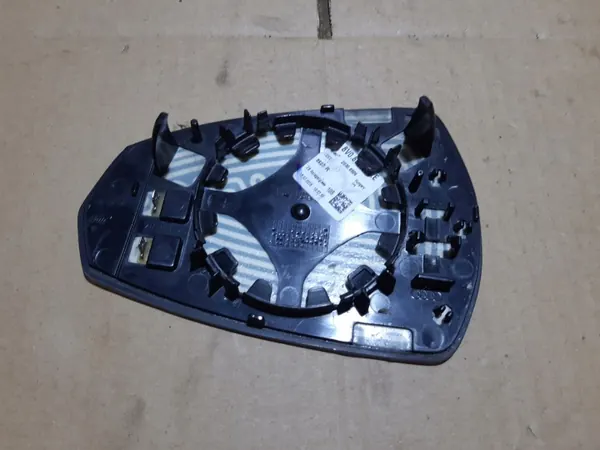Audi A3 8V Oikean Peilin Lisäosa OEM 8V0857536E image 3
