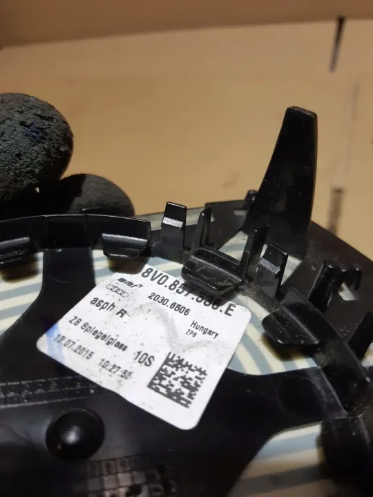 Audi A3 8V Oikean Peilin Lisäosa OEM 8V0857536E image 4
