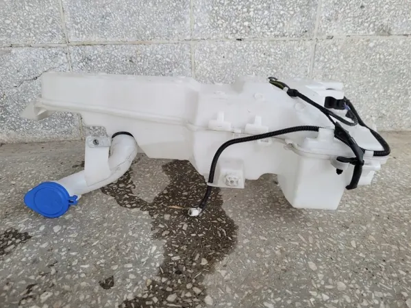Réservoir lave-glace Ford Kuga MK3 OEM LV4B17B613 image 3