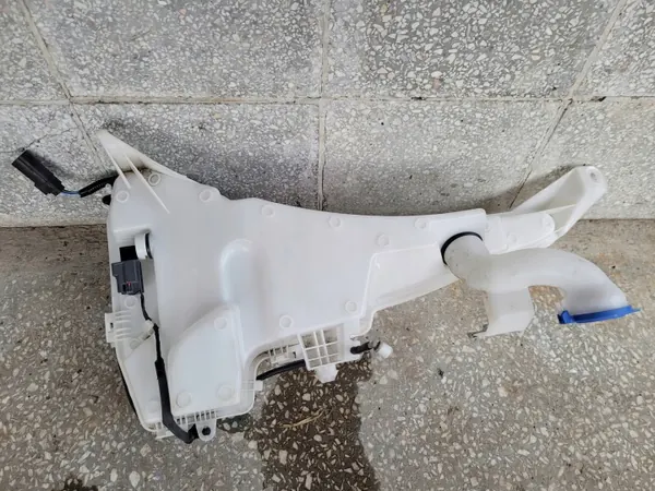 Réservoir lave-glace Ford Kuga MK3 OEM LV4B17B613 image 4
