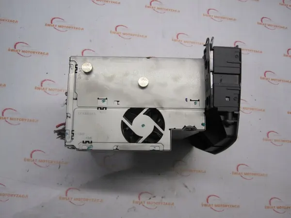 OEM A2049068901 Fabriksradio CD Bluetooth Mercedes image 6