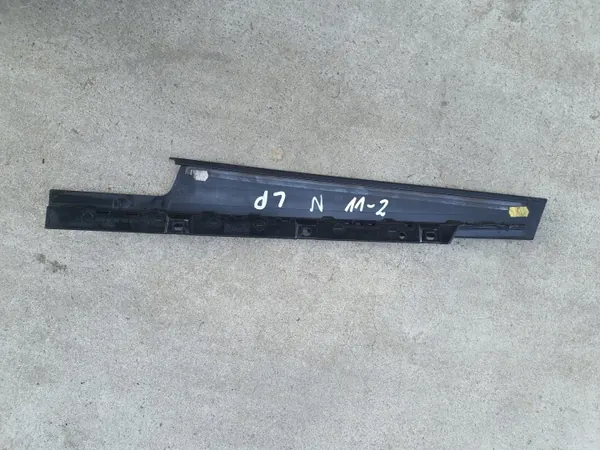 Audi A4 B8 Avant linker voorpilaarafdekking OEM 8K0837901N image 4