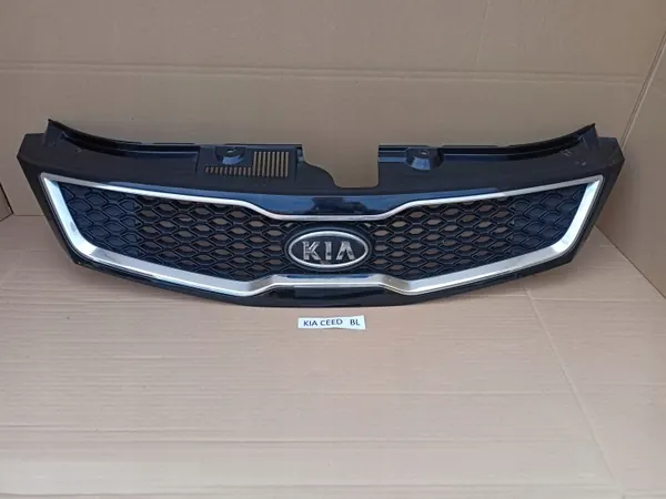 KIA Ceed I SW Grill OEM 86351-1H600 Frontstoßstange image 2