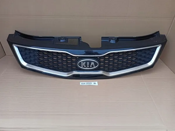 KIA Ceed I SW Grill OEM 86351-1H600 Frontstoßstange image 5