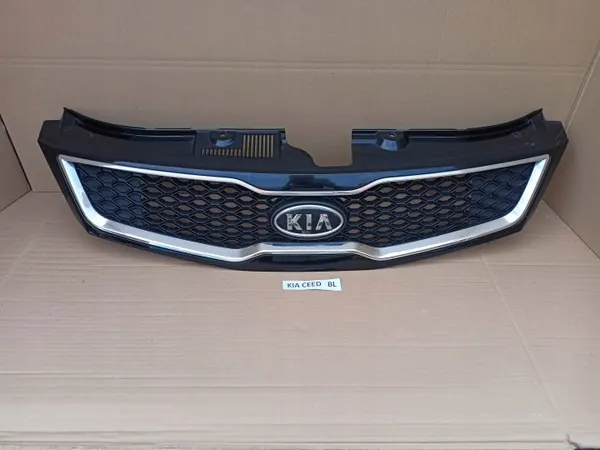 KIA Ceed I SW Grill OEM 86351-1H600 Frontstoßstange image 6