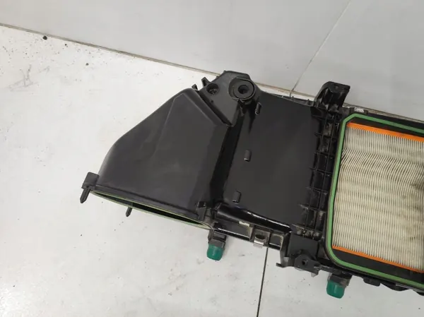 MERCEDES E-luokka Ilmansuodattimen kotelo OE image 3