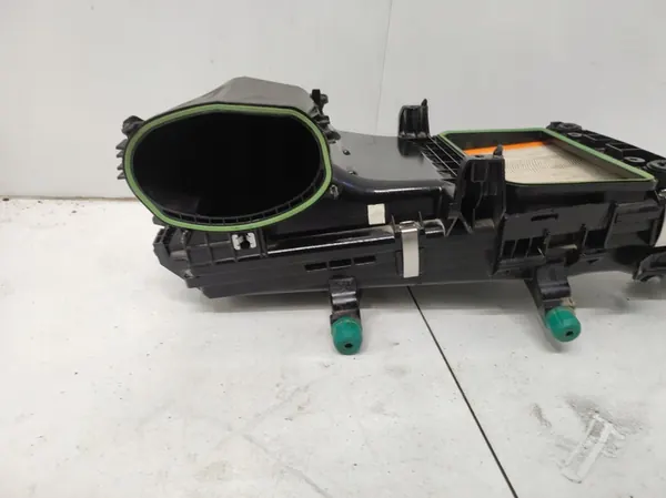 MERCEDES E-luokka Ilmansuodattimen kotelo OE image 5