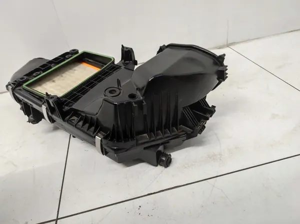 MERCEDES E-luokka Ilmansuodattimen kotelo OE image 7