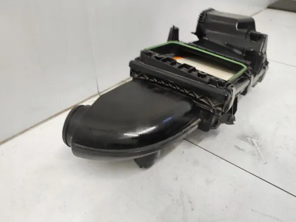 MERCEDES E-luokka Ilmansuodattimen kotelo OE image 9