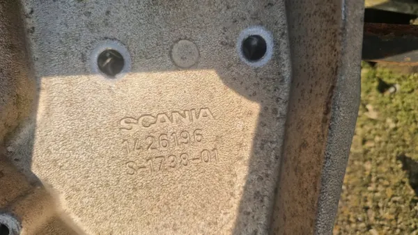Soporte de cabina Scania OEM 1912829 - Usado image 4