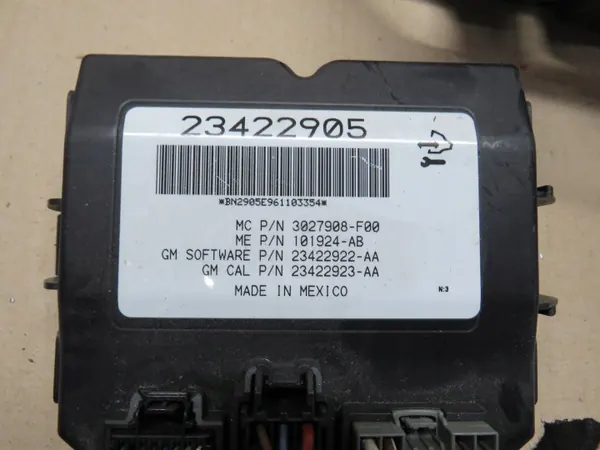Opel Insignia A kofferbakmodule OEM 23422905 image 5