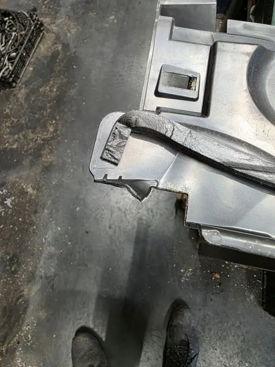 Opel Untere Windschutzscheibenleiste OEM 9861461880 - Gebraucht image 3