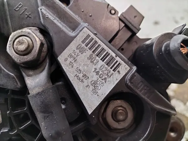 Alternator Audi A4 III 2.0 TDI 06F903023J image 4