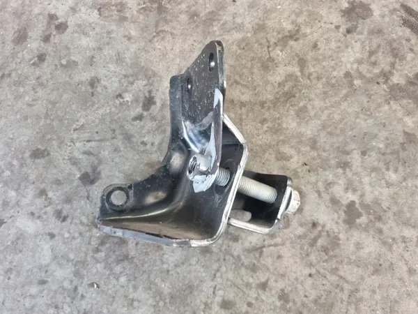 Stötdämparfäste OEM 10037412 Jeep Wrangler Rubicon JL image 3
